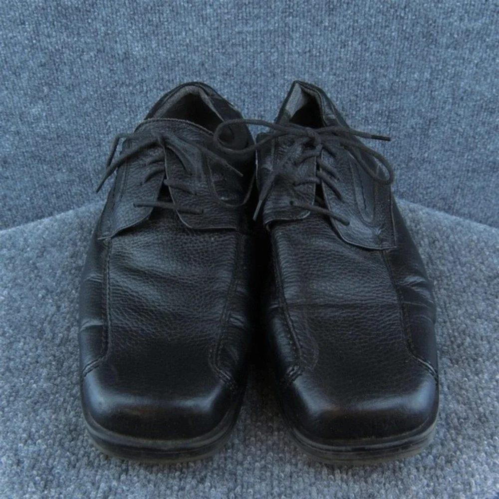 Claiborne welcome shoe